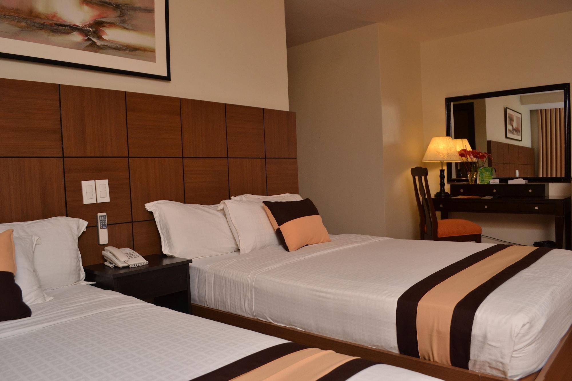 The Pinnacle Hotel And Suites Davao Exterior photo