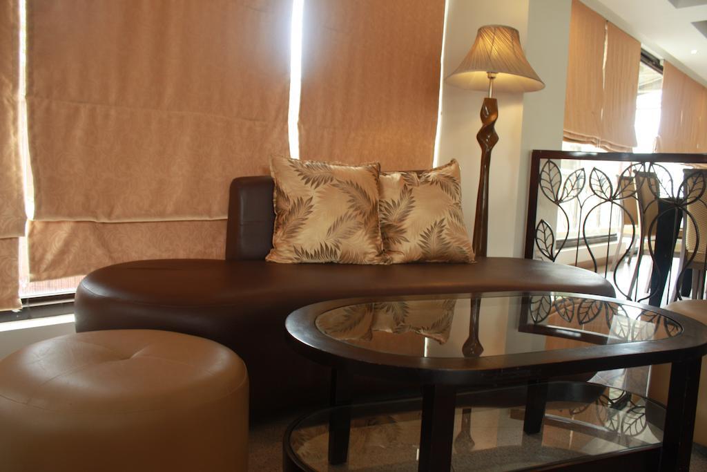 The Pinnacle Hotel And Suites Davao Exterior photo